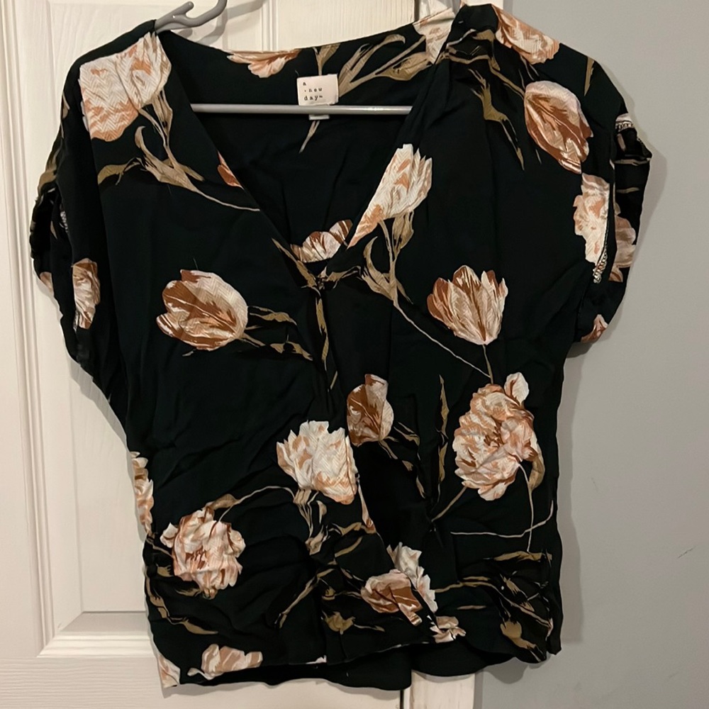 Short sleeve, business casual t shirt